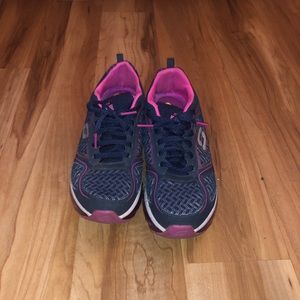 Sketchers air sneakers